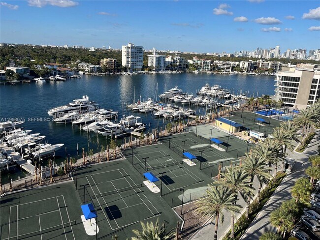 Building Photo - 3 Grove Isle Dr