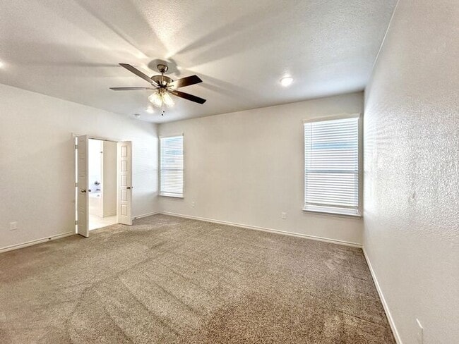 Building Photo - 866 Freedom Cir