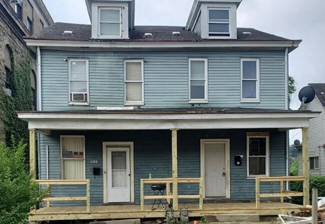 Primary Photo - NEWLY RENOVATED 3 BEDROOM IN THE HEART OF ...