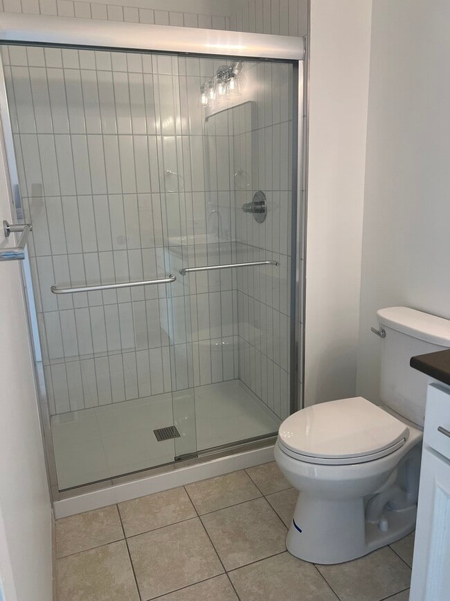 Building Photo - 1146 Regency Dr