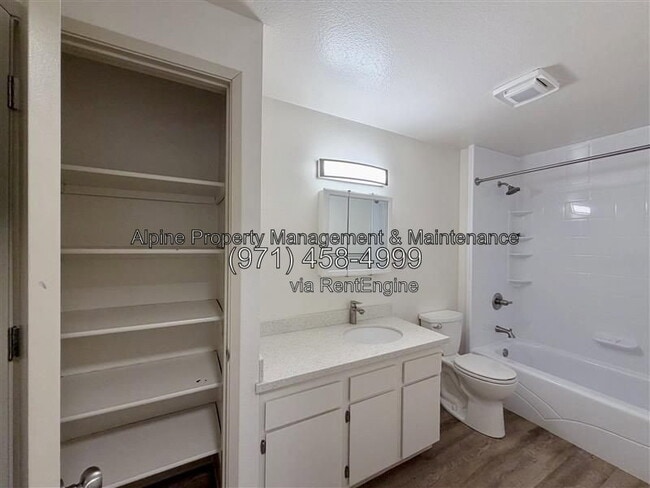 Building Photo - 6457 SW 192nd Ave