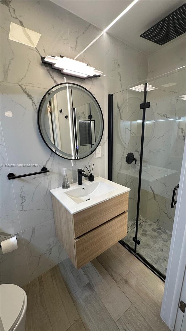 Building Photo - 3063 Center St