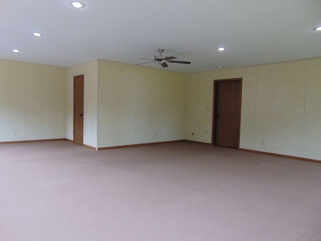 Building Photo - Amazing 3 Bed 2 Bath Country Home With Fab...