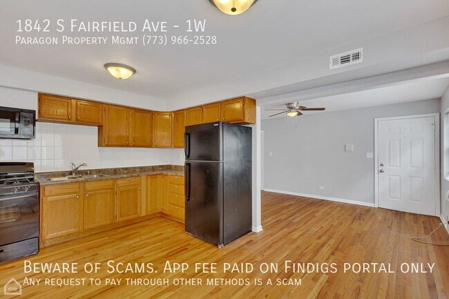 Building Photo - 1842 S Fairfield Ave