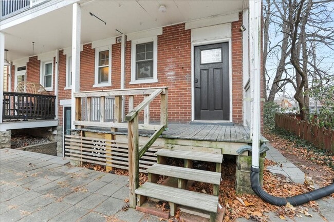 Building Photo - 1052 Edgar Ave