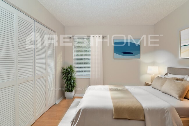 Building Photo - 3643 NW 63rd Ct