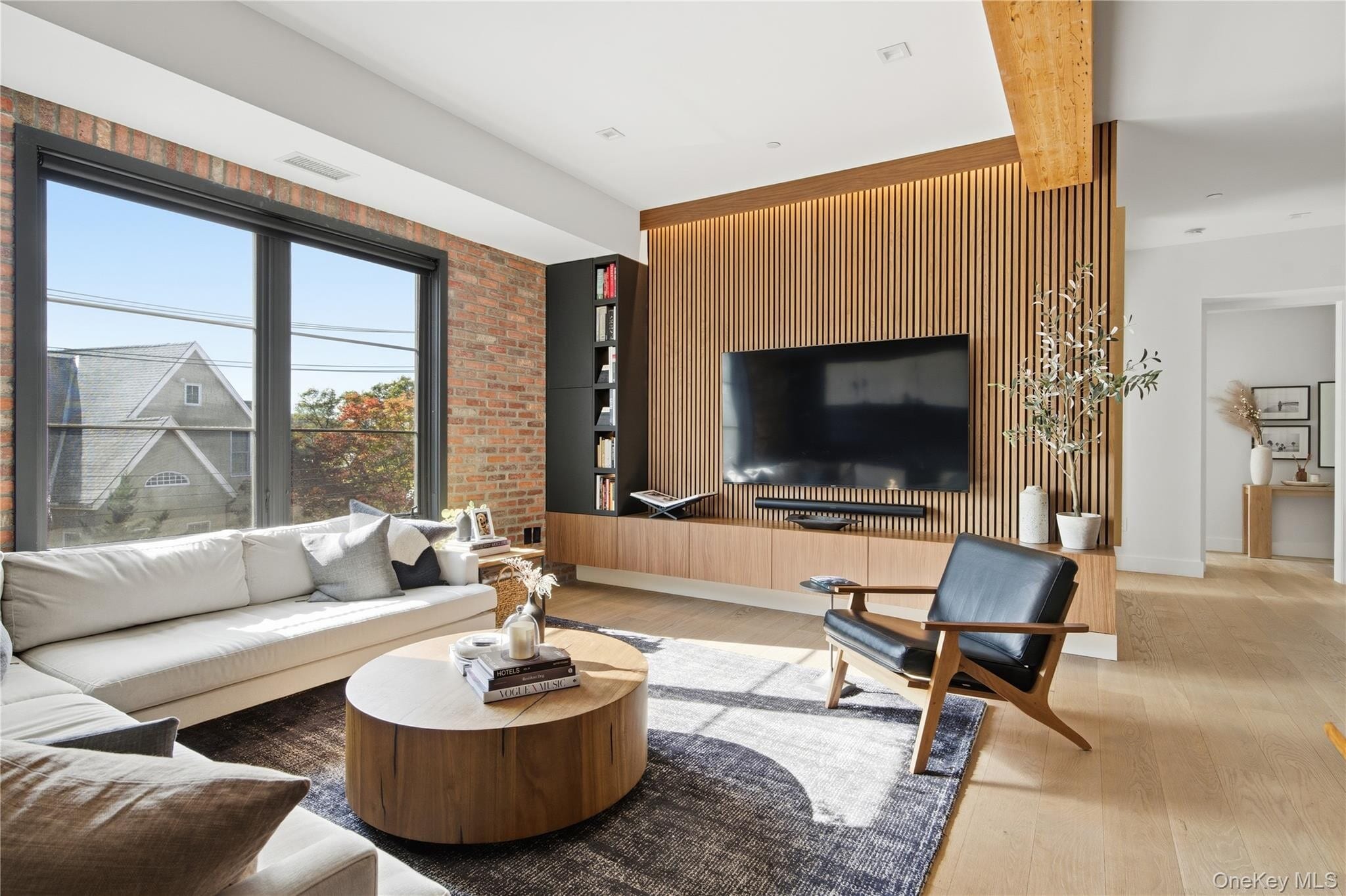 Building Photo - 50 Chestnut St