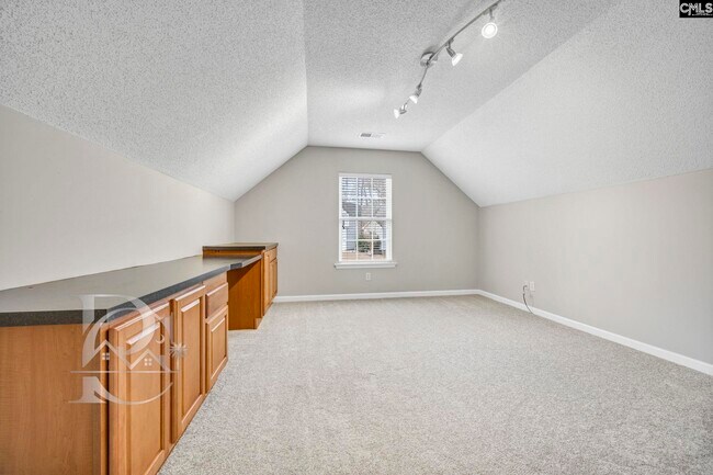 Building Photo - 520 Menauhant Ct