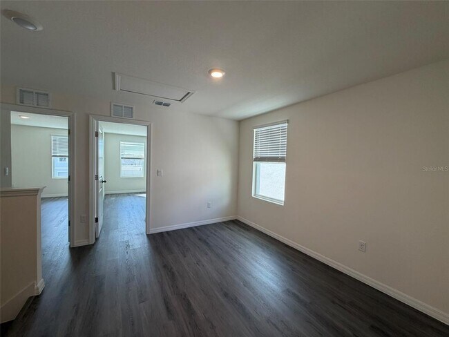 Building Photo - 35991 Sunflower Hl Dr