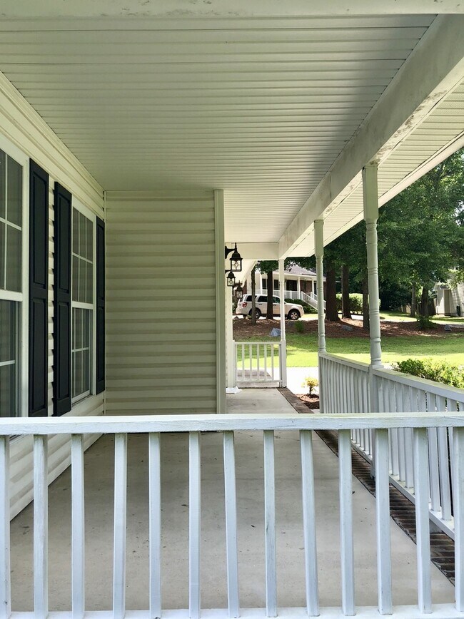 Building Photo - A Great Space on Pine Valley Court