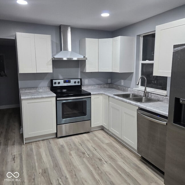 Building Photo - 1107 E Mulberry St