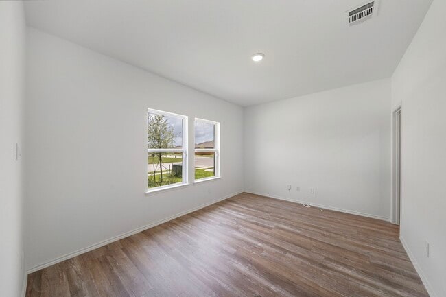 Building Photo - 807 Brazos Trl