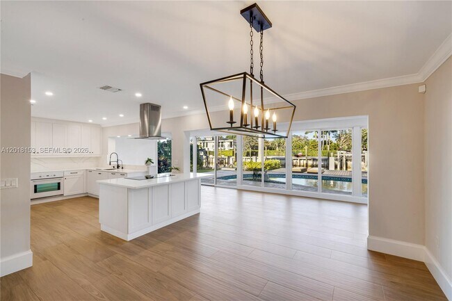 Building Photo - 2309 Desota Dr