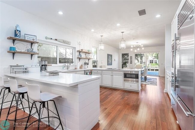 Building Photo - 808 Solar Isle Dr
