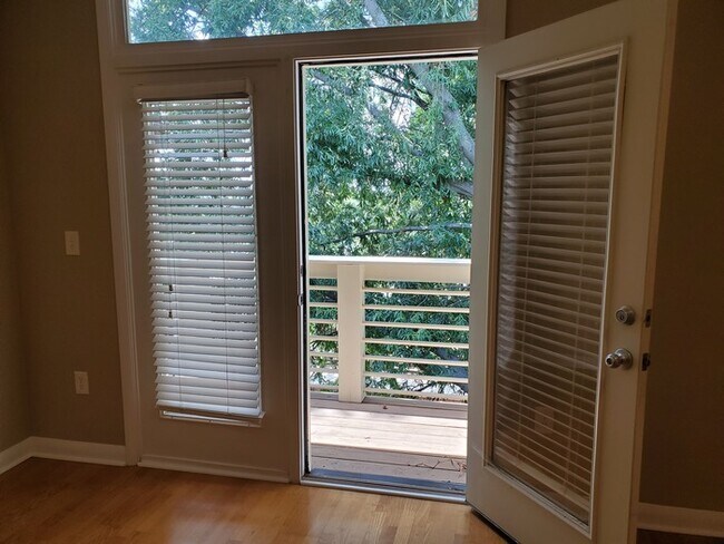 Building Photo - South End condo 1 Bedroom/1 Bath close to everything!