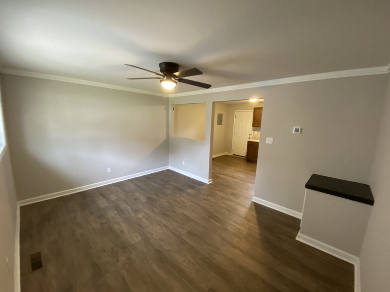Living Room - 716 Marsh St