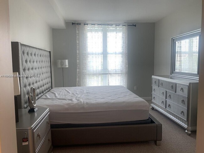 Building Photo - 480 Hibiscus St