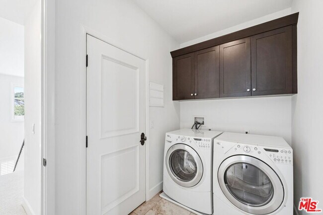 Building Photo - 13079 Bluff Creek Dr