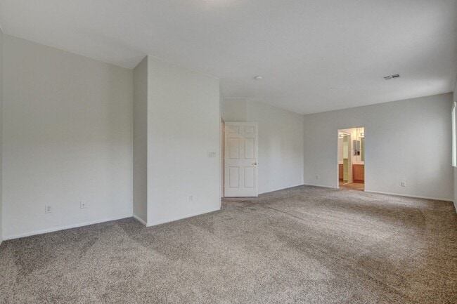 Building Photo - Beautiful 2-Story, 3-Bedroom Home in the H...