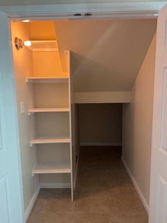 Building Photo - Nice 2 story townhome for rent in quiet ne...