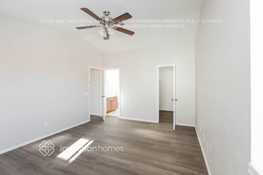Building Photo - 2733 W Estrella Dr