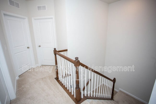 Building Photo - 13 Verona Ln