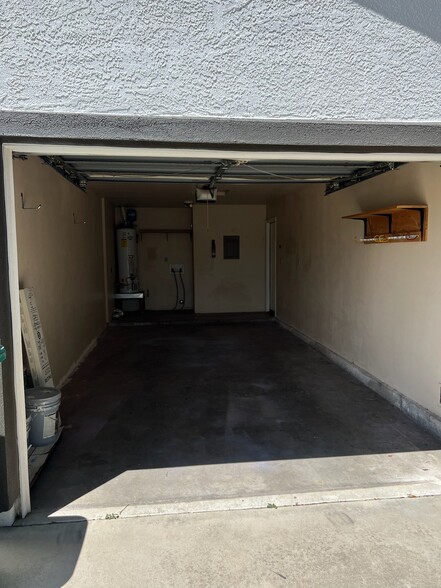 Building Photo - 6086 N Peak Cir