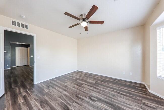 Building Photo - 5404 S 28th Ave