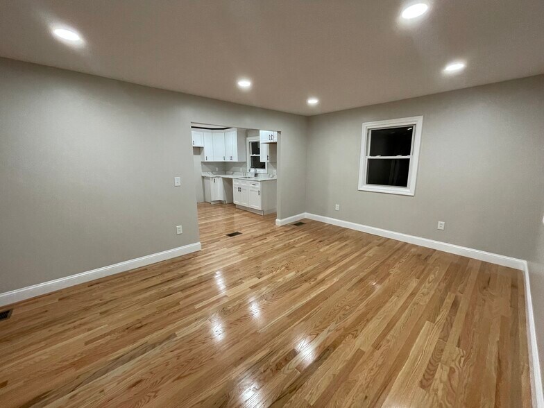 Building Photo - 46 Cedar Hill Rd
