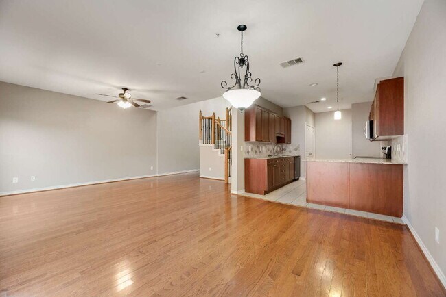 Building Photo - Dog friendly 3-2.5-2 Townhome in the heart of Plano!