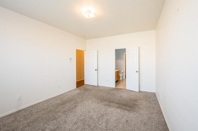 Building Photo - 16310 Bandicoot Dr