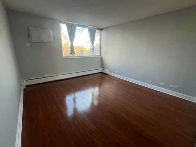 Building Photo - 2200 S Stewart Ave