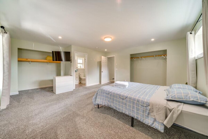 Building Photo - 16208 47th Ave S