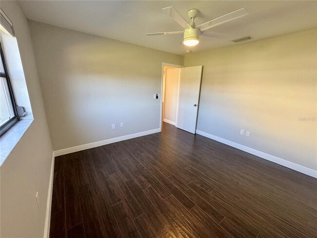 Building Photo - 3705 Torrey Pines Blvd