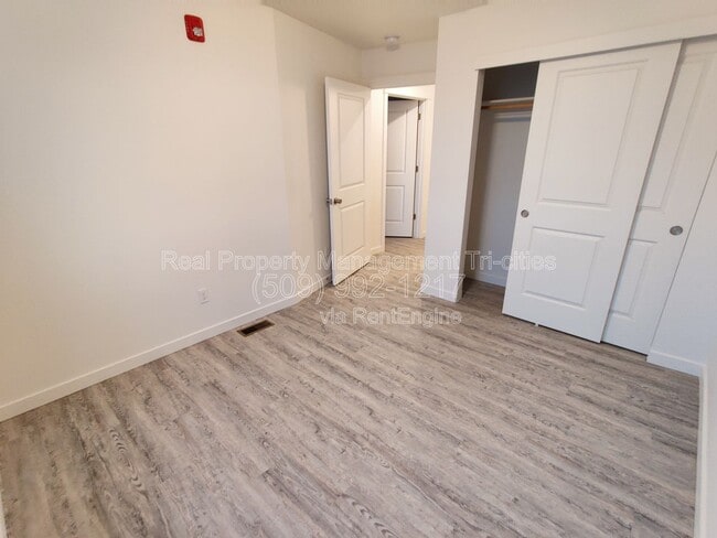 Building Photo - 6944 Hardrock Ct