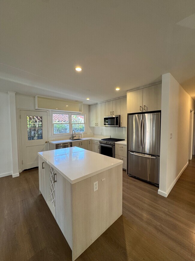 Building Photo - 838 14th St