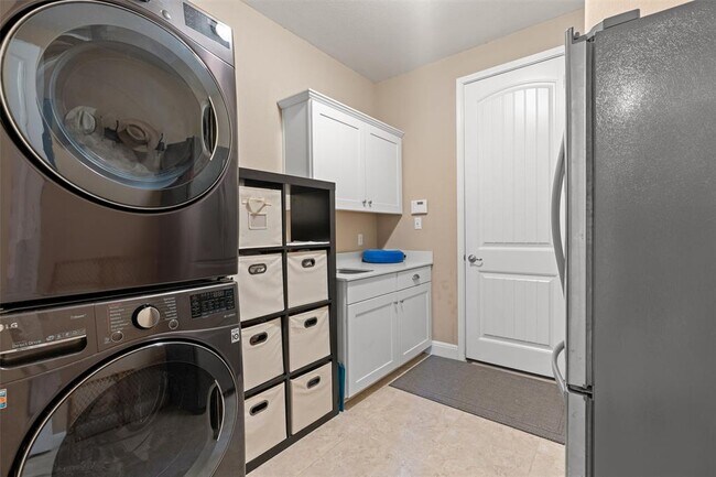 Building Photo - 7716 Aria Loop