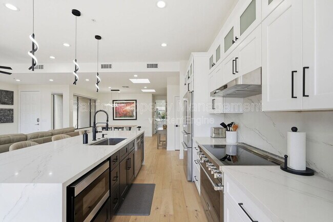 Building Photo - 8989 N Gainey Center Dr