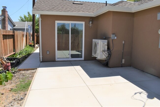 Building Photo - 2510 Meadow Wood Cir