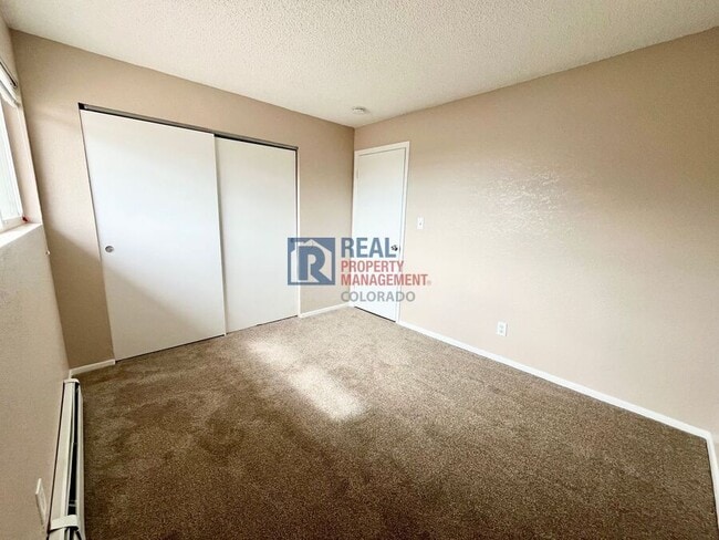 Building Photo - 4340 Loomis Ave