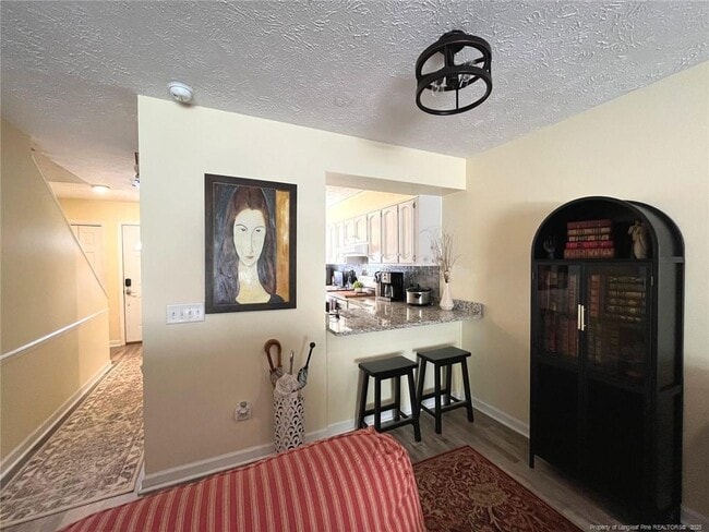 Building Photo - 940 Linden Rd