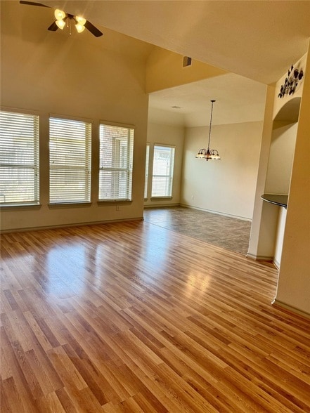 Building Photo - 3314 Selene Dr