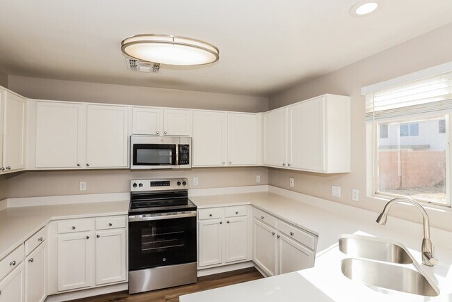 Building Photo - 12005 W Corrine Dr