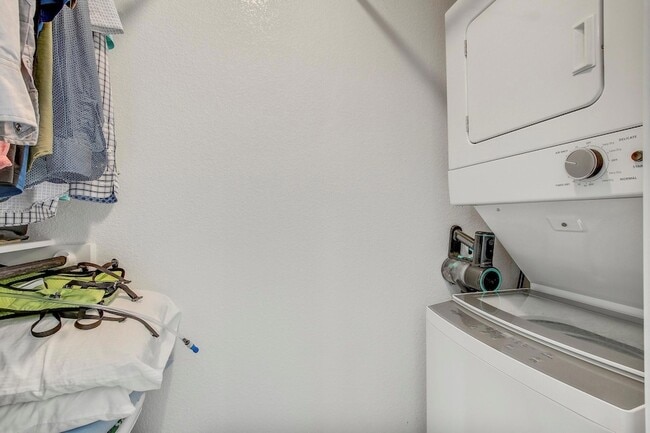 Building Photo - 223 Garner Dr