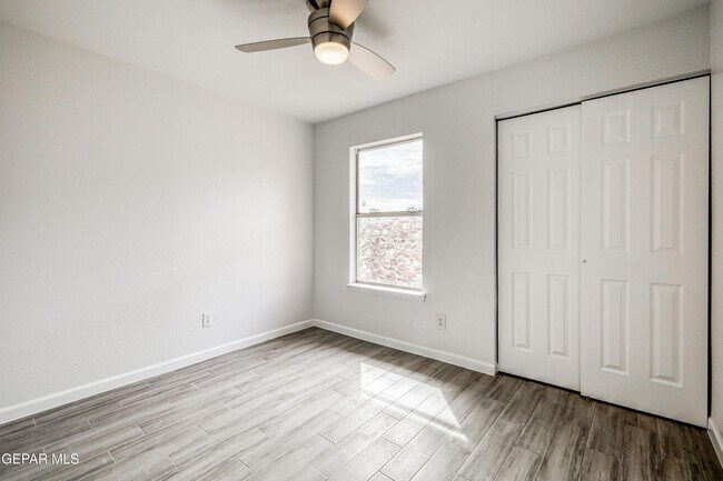 Building Photo - 5729 Saplinas Rd