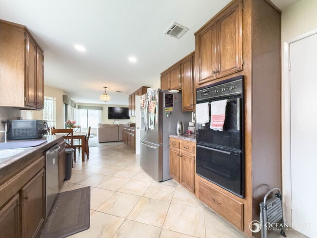 Building Photo - Large Four Bedroom Home for Rent in Moorpark!