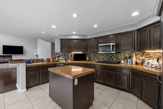 Building Photo - 26426 Cardinal Dr