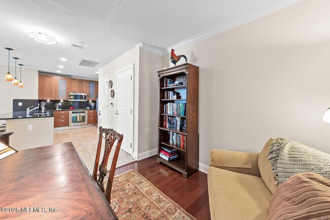 Building Photo - 1431 Riverplace Blvd