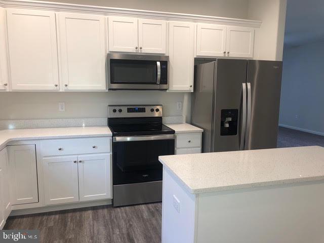 Building Photo - 10 Backwater Ct