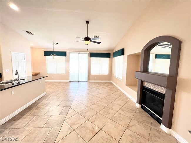 Building Photo - 258 Whitewater Village Ct